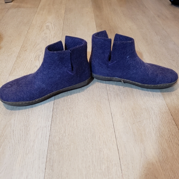 Women's Purple Wool Boots - Picture 4 of 9